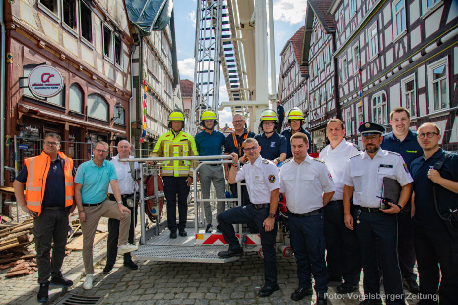Innenminister Poseck besucht Brandstelle